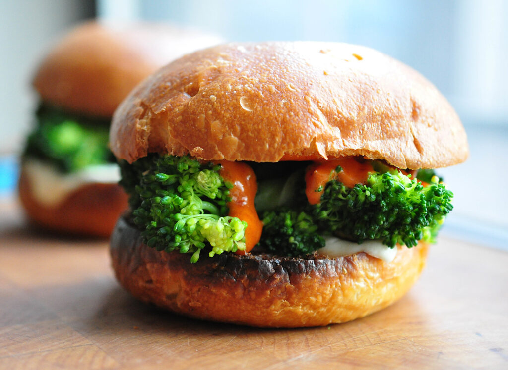 broccoli and gochujang sandwich with mozzarella and garlic chips