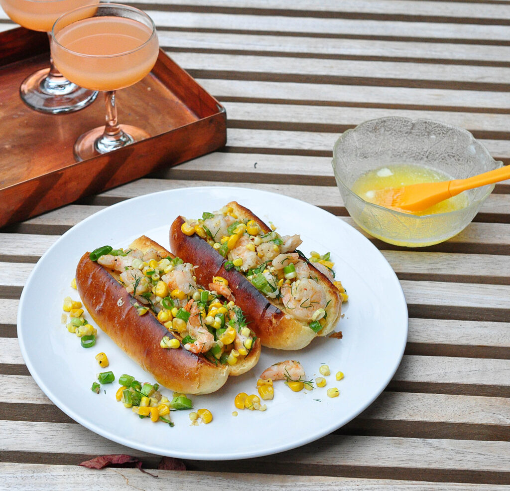 rolls-with-copper-drinks-in-background